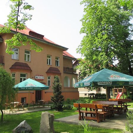 Penzion - U Stare Pekarny Hotel โบฮูมิน ภายนอก รูปภาพ
